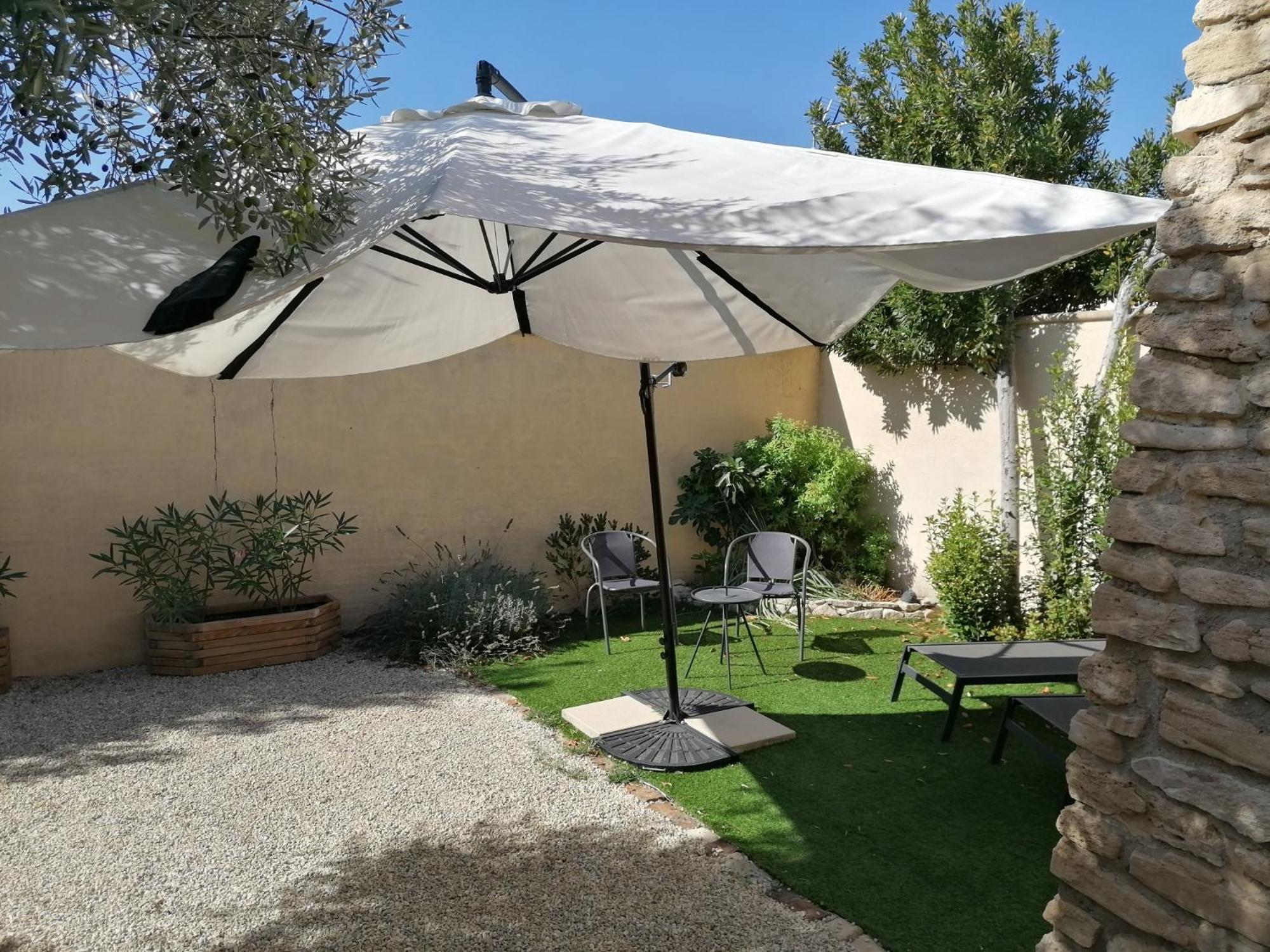Ferienwohnung A L'Ombre De L'Olivier LʼIsle-sur-la-Sorgue Exterior foto